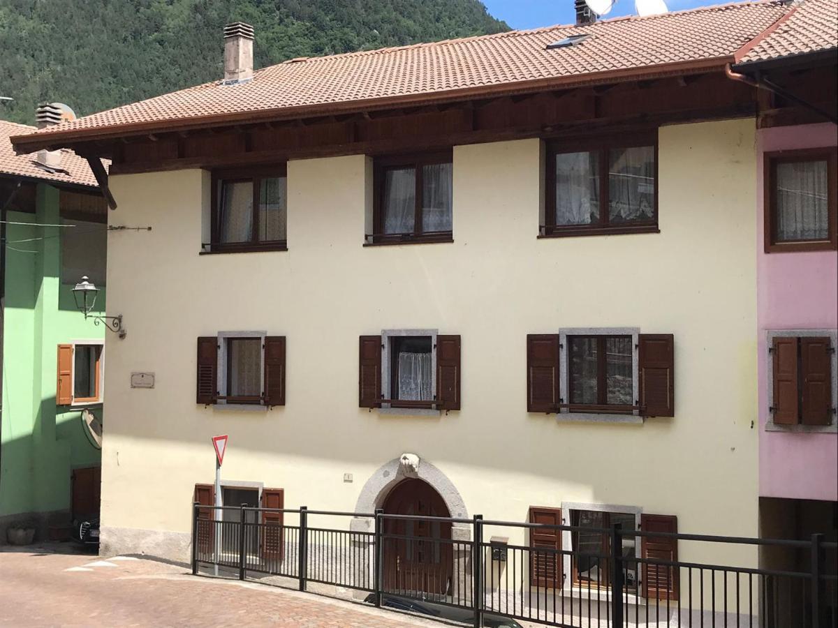 Appartamento Gobi Castel Condino Luaran gambar